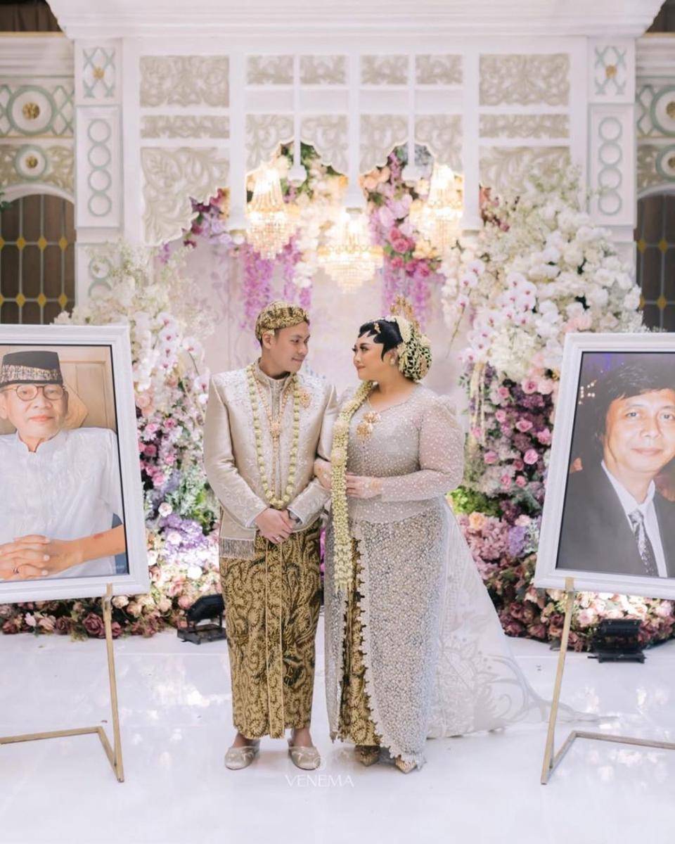 Kebaya pernikahan Clarissa Putri. (instagram.com/clarissaputri_)