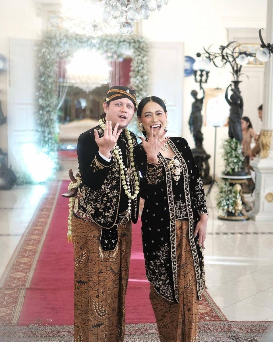 Kebaya pernikahan Putri Ayudya. (instagram.com/griyo.reeas)