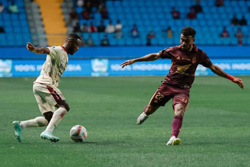 Salah satu momen pertandingan pekan ke-25 BRI Liga 1 2023/24 antara PSM Makassar versus Bali United yang berlangsung di Stadion Batakan Balikpapan pada 24 Februari 2024. (Instagram.com/baliunitedfc)