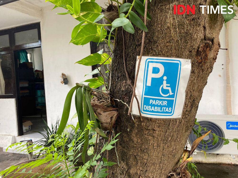 Ilustrasi penanda parkir untuk disabilitas. (IDN Times/Yuko Utami)