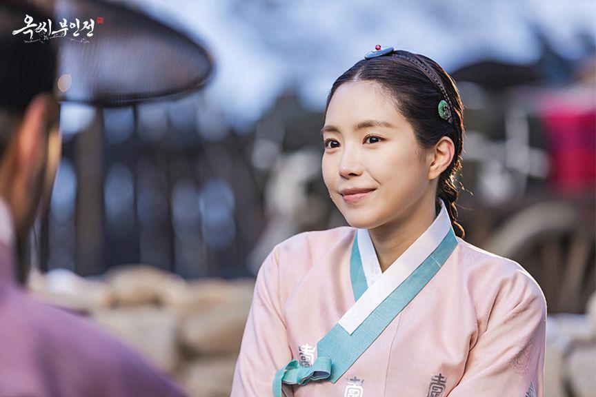7 Perbedaan Ok Tae Young dan Kim So Hye di The Tale of Lady Ok