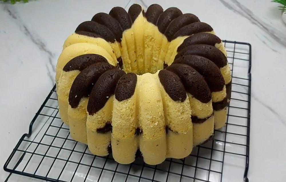 Resep Bolu Kukus Cokelat Vanila, Lembutnya Bikin Nagih!