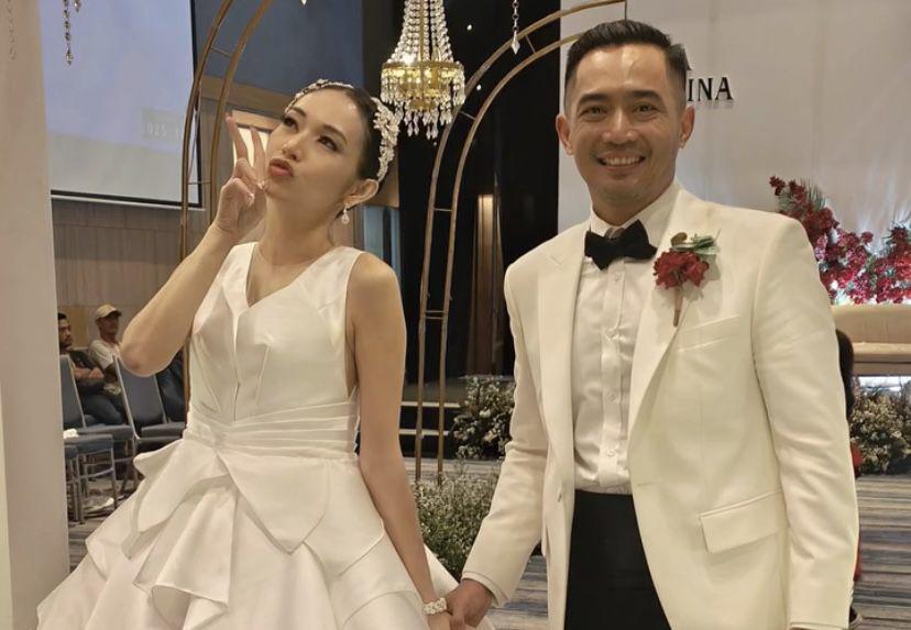 7 Potret Khidmat Peneguhan Pernikahan Yama Carlos dan Carina Ivola
