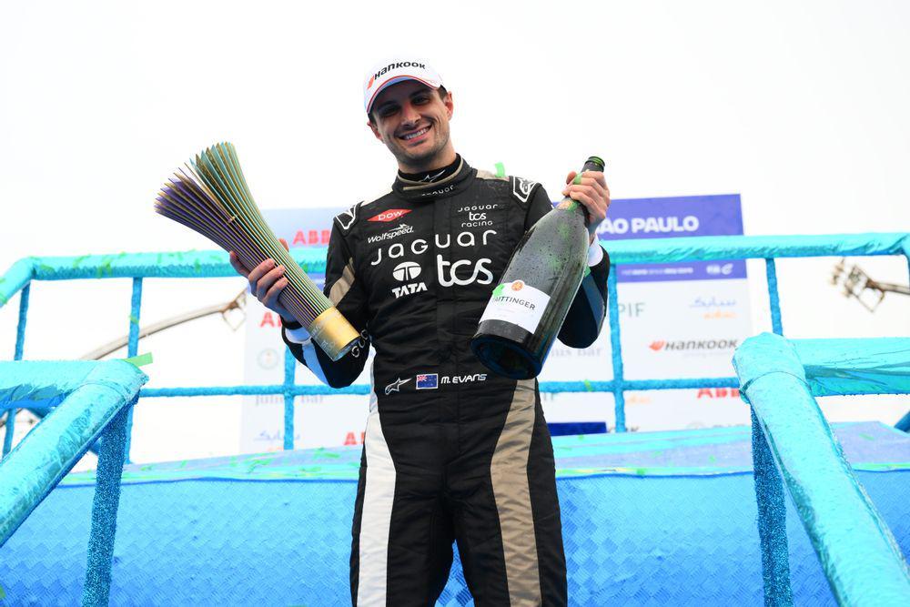 Mitch Evans Sukses Raih Kemenangan di E-Prix Sao Paulo 2024/2025