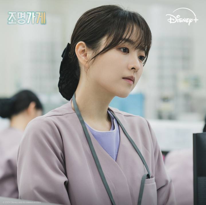 Park Bo Young di drakor Light Shop (x.com/DisneyPlusKR)