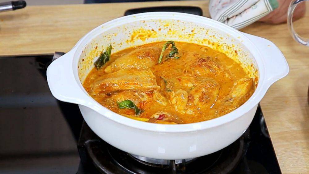 ilustrasi memasak gulai ayam kampung (youtube.com/Simple Rudy)
