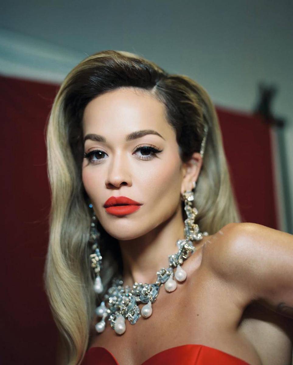 Bombshell makeup ala Rita Ora (instagram.com/ritaora)