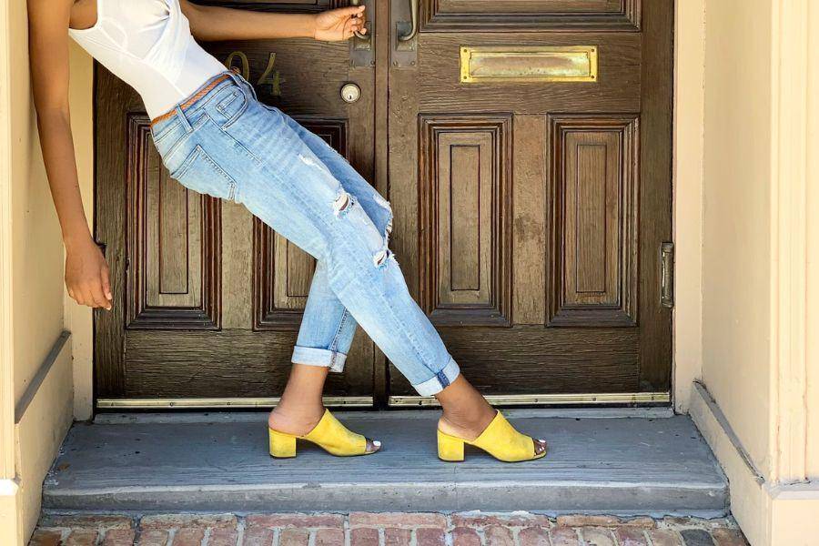 ilustrasi sepatu perempuan (unsplash.com/Danielle Bailey)