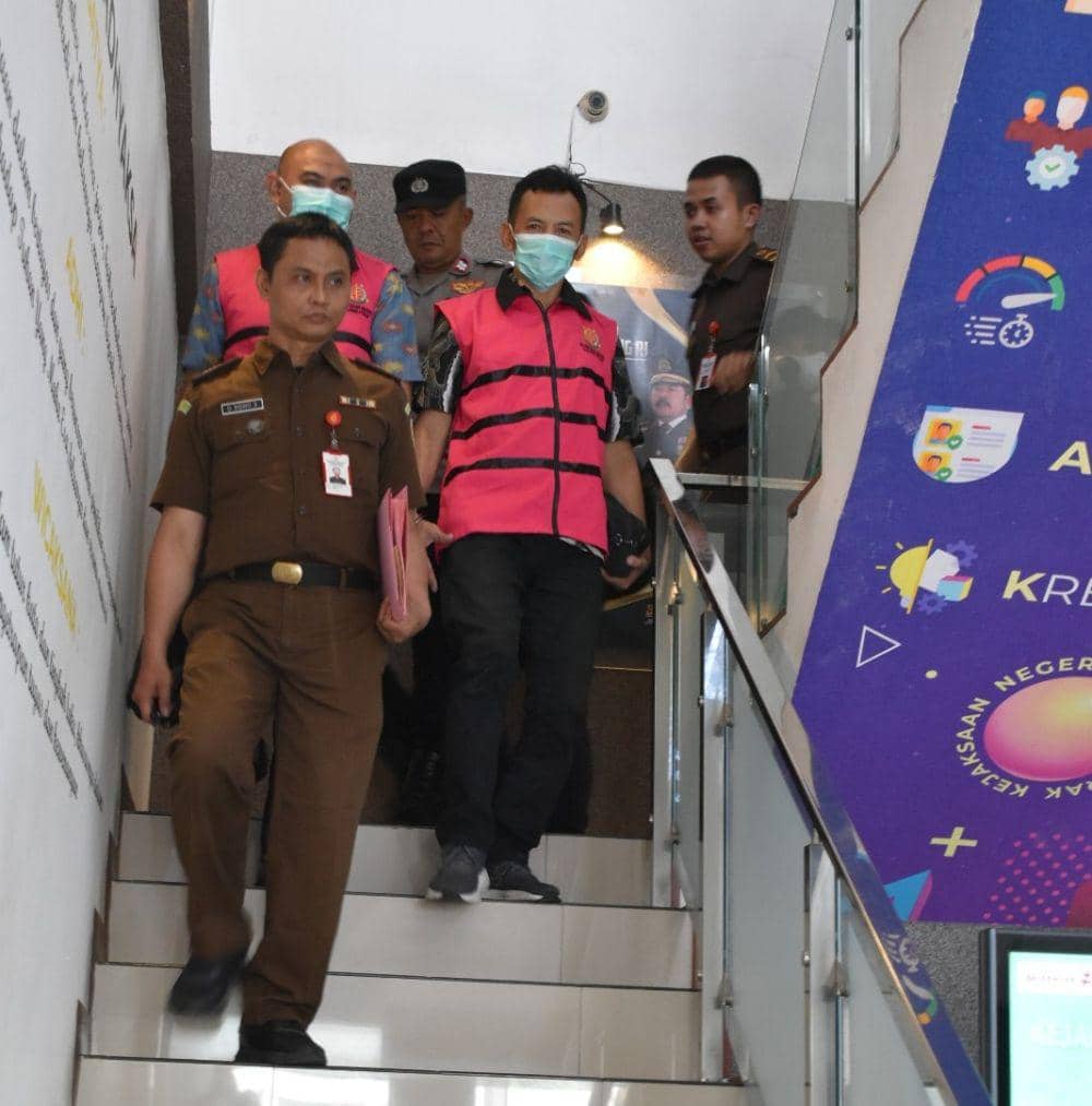 Hari Anti Korupsi, 2 Pejabat PD Pasar Diringkus Kejari Surabaya