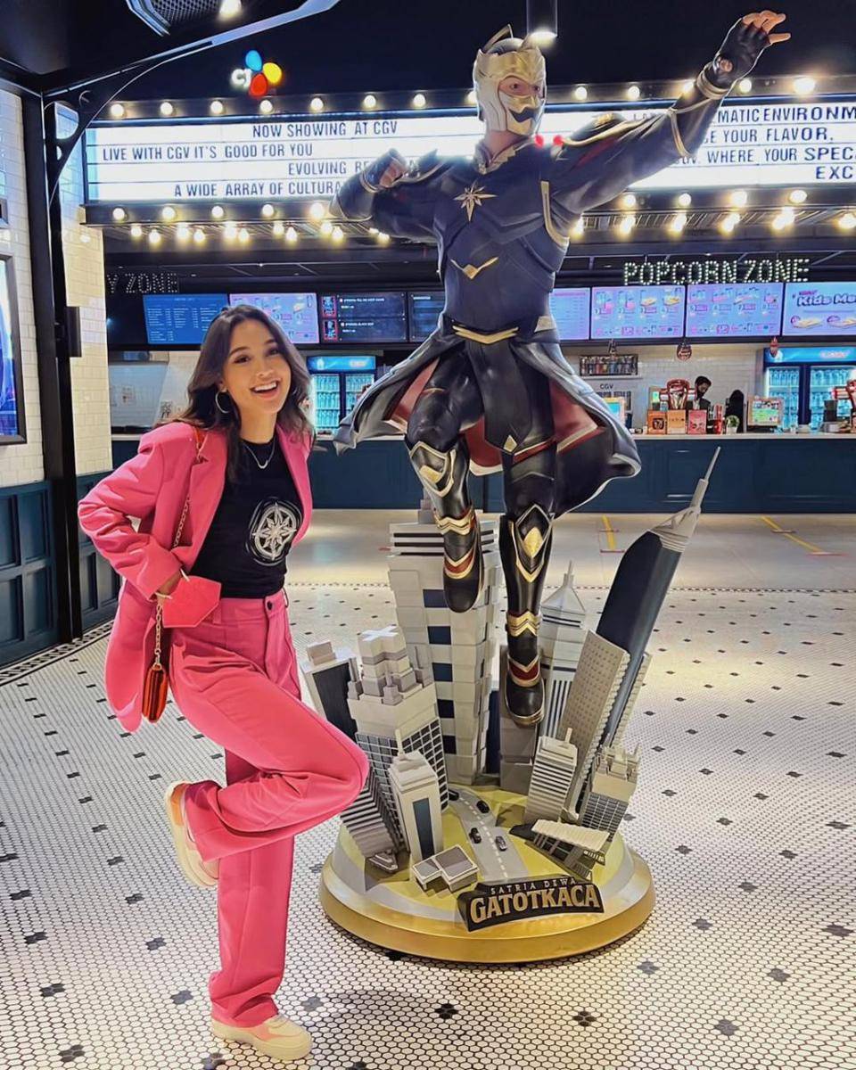 ide outfit smart casual ala Yasmin Napper (instagram.com/yasminnapper)