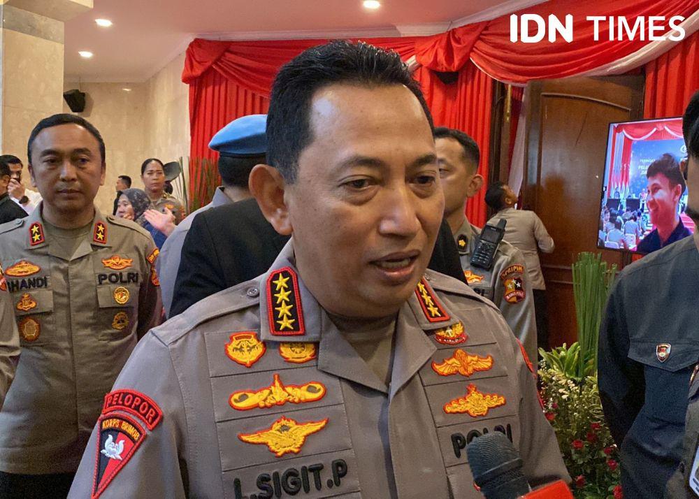 Kapolri Bagikan Sumur Bor ke Warga Saat Ground Breaking Asrama Polres