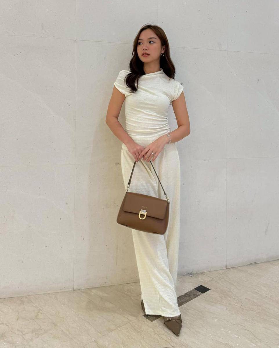OOTD ala Bia Dozan (instagram.com/nabilahrdz)
