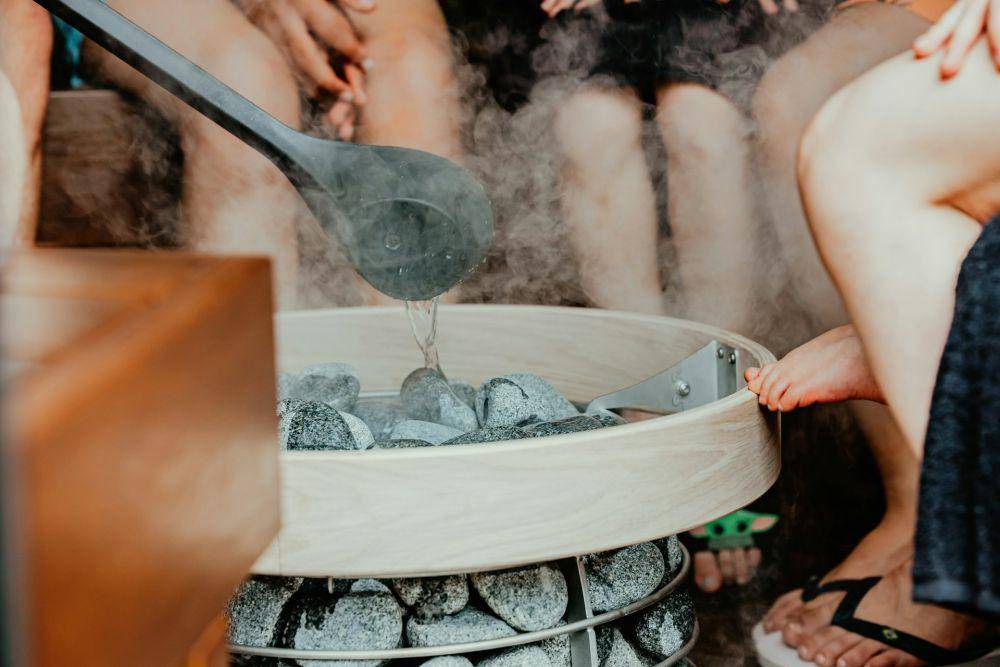 ilustrasi di sauna (unsplash.com/huumsauna)