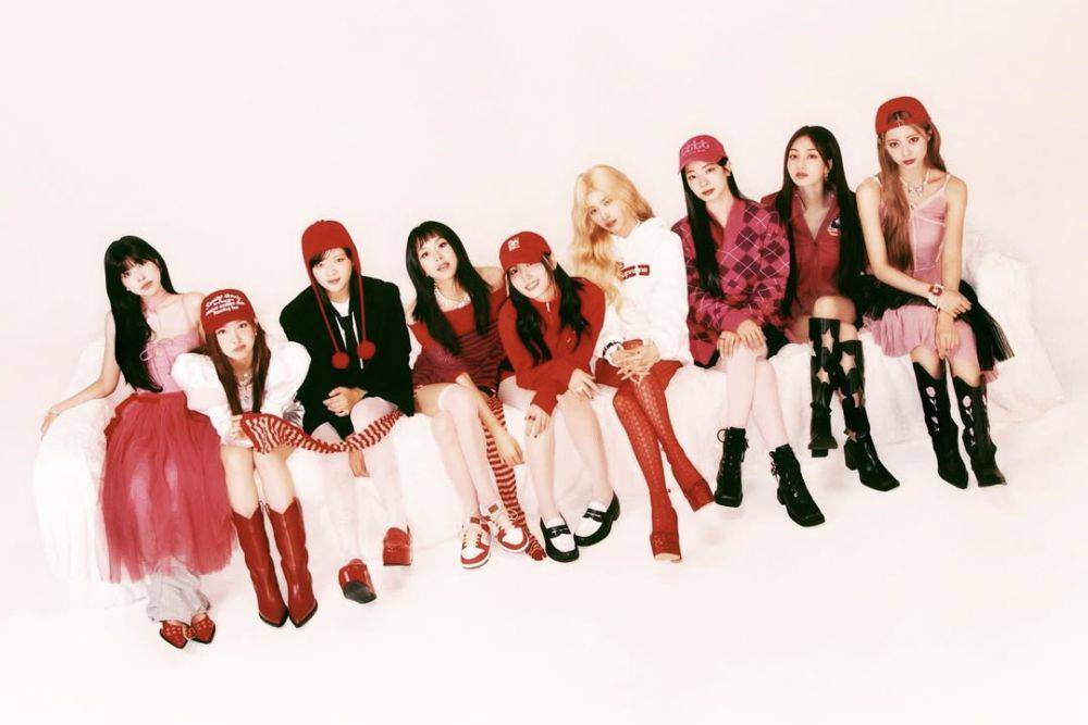 potret TWICE di mini album STRATEGY (instagram.com/twicetagram)