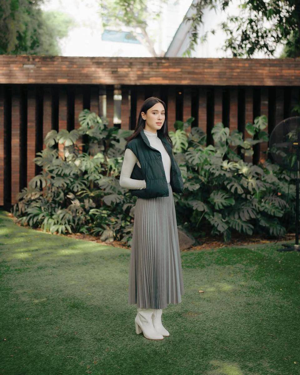ide outfit smart casual ala Yasmin Napper (instagram.com/yasminnapper)
