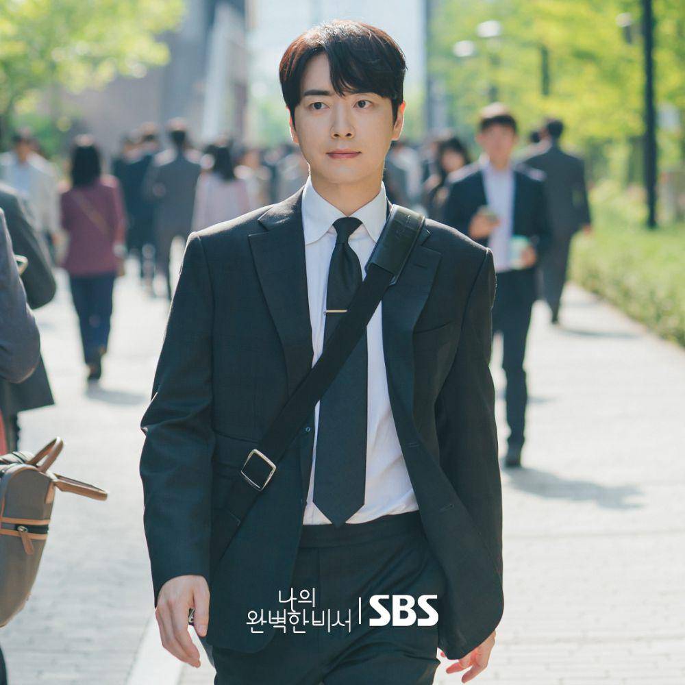 Yoo Eun Ho (Lee Jun Hyuk) di drama Love Scout (instagram.com/sbsdrama.official)