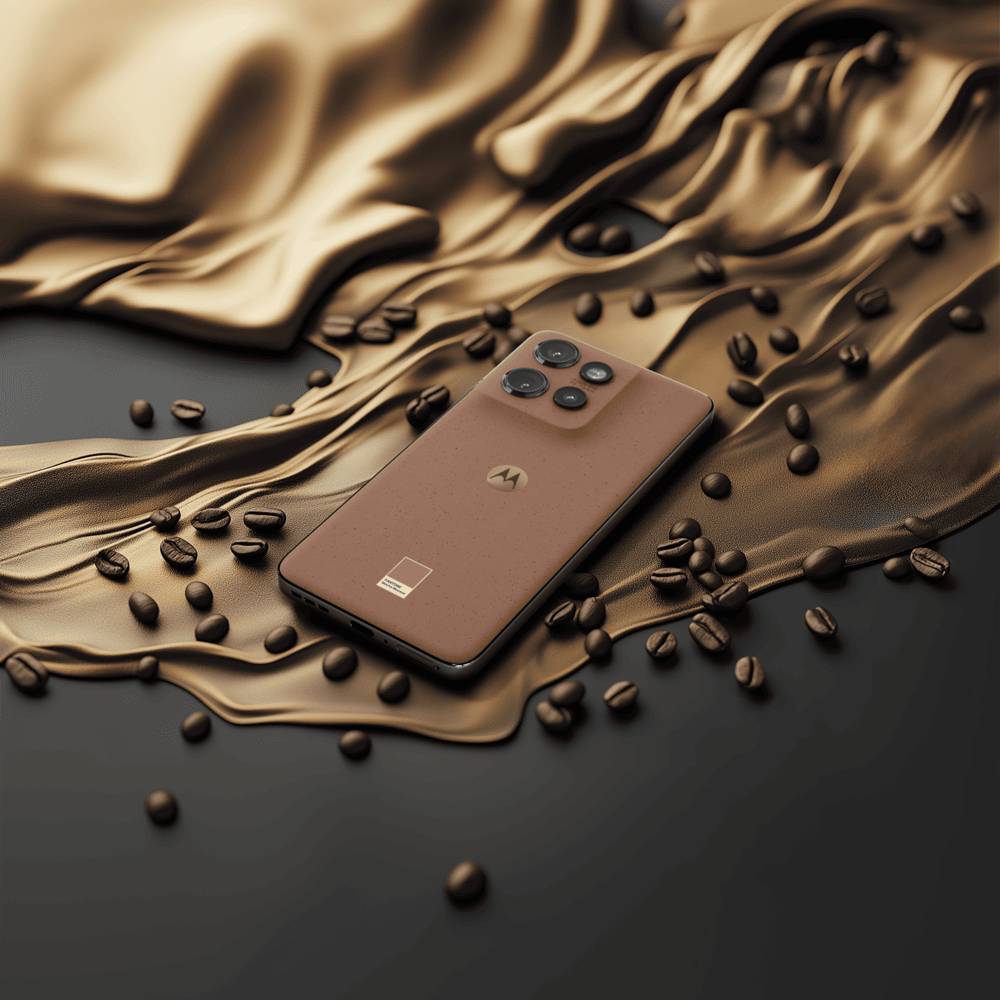 Tampilan Motorola Edge 50 Neo dalam balutan warna Mocha Mousse (motorolanews.com)