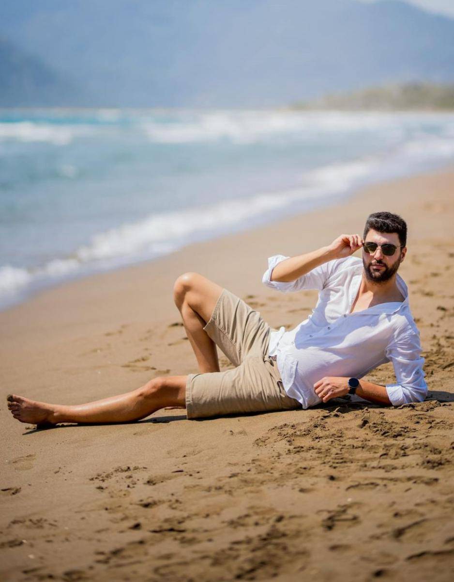 outfit liburan ke pantai (pexels.com/Mehmet DEMİR)