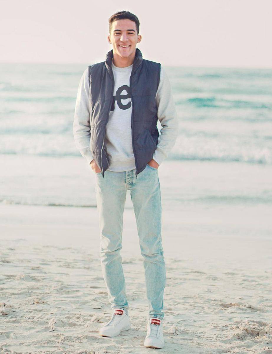 outfit liburan ke pantai (pexels.com/Yousif Abdellatef)