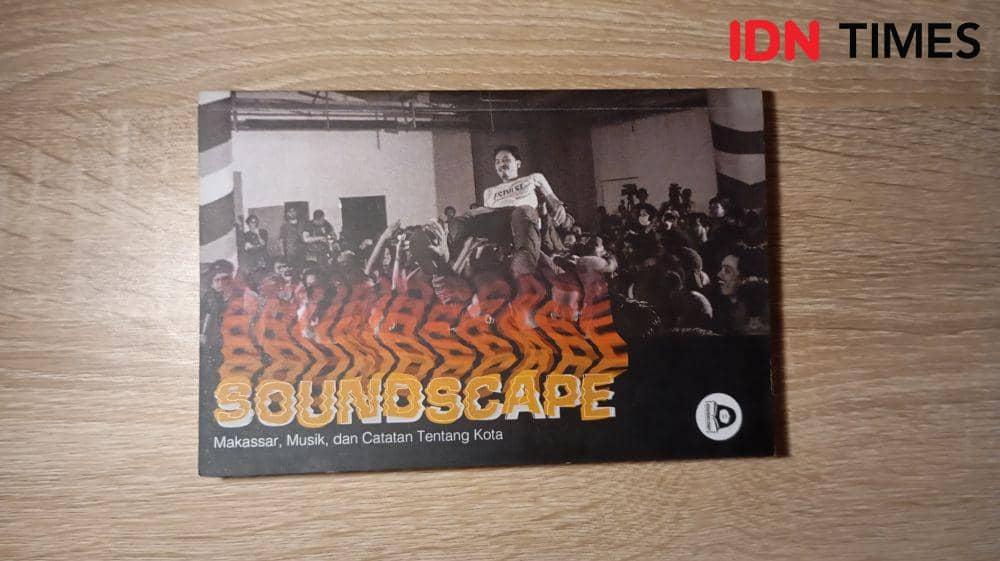 Sampul buku "Soundscape: Makassar, Musik, dan Catatan Tentang Kota" (2020) terbitan Kedai Buku Jenny. (IDN Times/Achmad Hidayat Alsair)