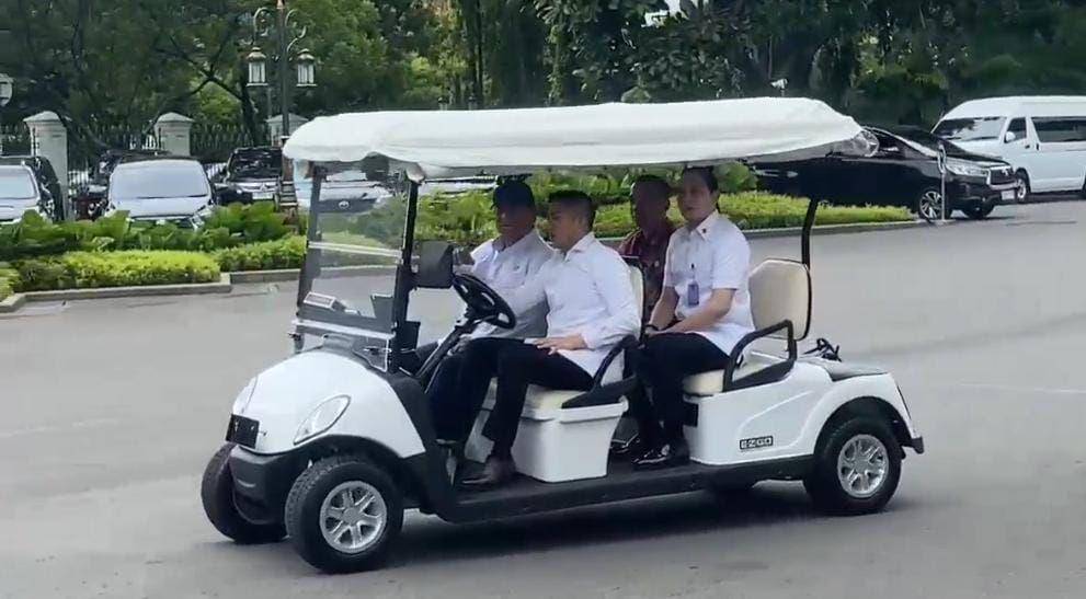 Presiden Prabowo Mendadak Keliling Istana Pakai Mobil Golf (dok. Istimewa)