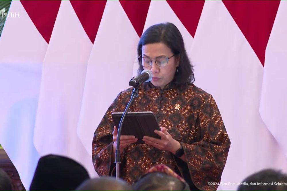Menteri Keuangan Sri Mulyani menyampaikan laporan Daftar Isian Pelaksanaan Anggaran (DIPA) dan daftar alokasi transfer ke daerah (TKD) untuk tahun anggaran 2025. (YouTube/Sekretariat Kepresidenan)