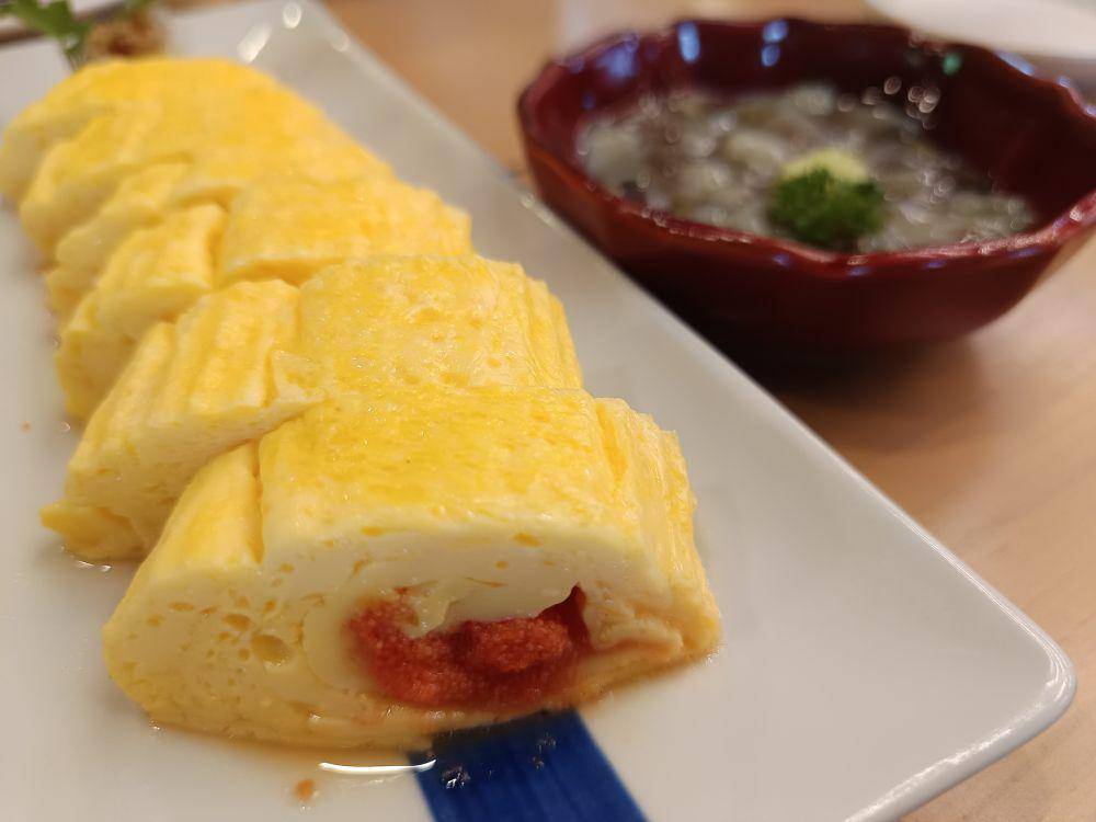 ilustrasi tamago-yaki, telur dadar khas Jepang (vecteezy.com/110664632797950868508)