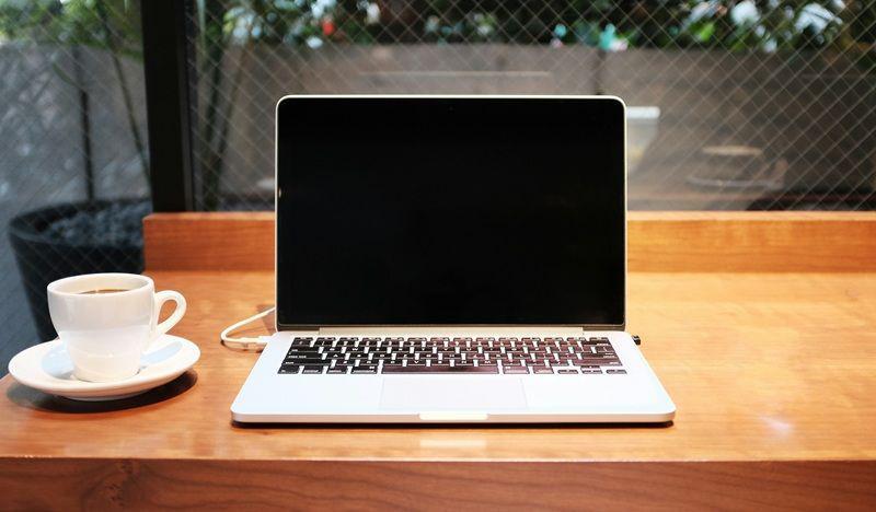 5 Laptop 13 Inch Terbaik 2024, Desain Tipis dan Ringan