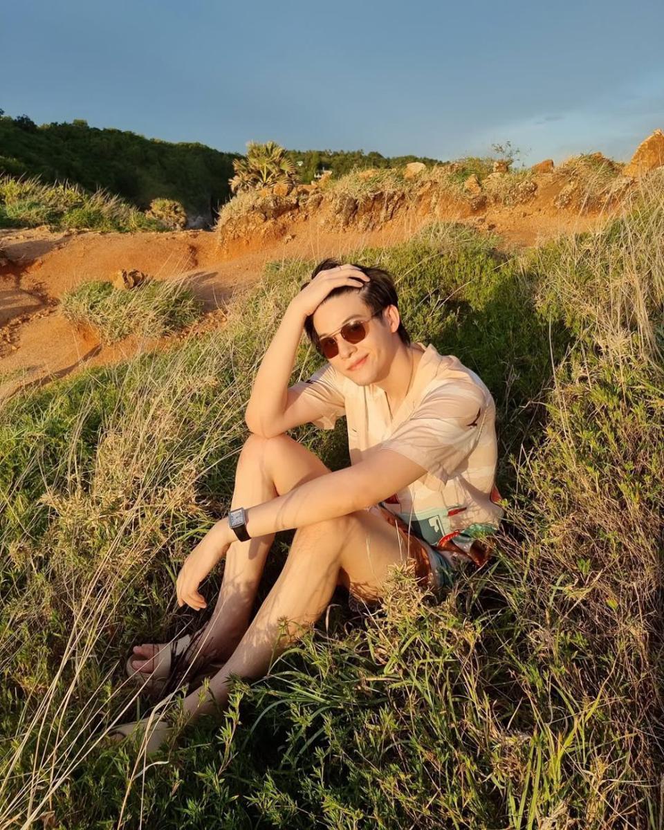 OOTD liburan ke pantai ala Sky Wongravee (instagram.com/skywongravee)