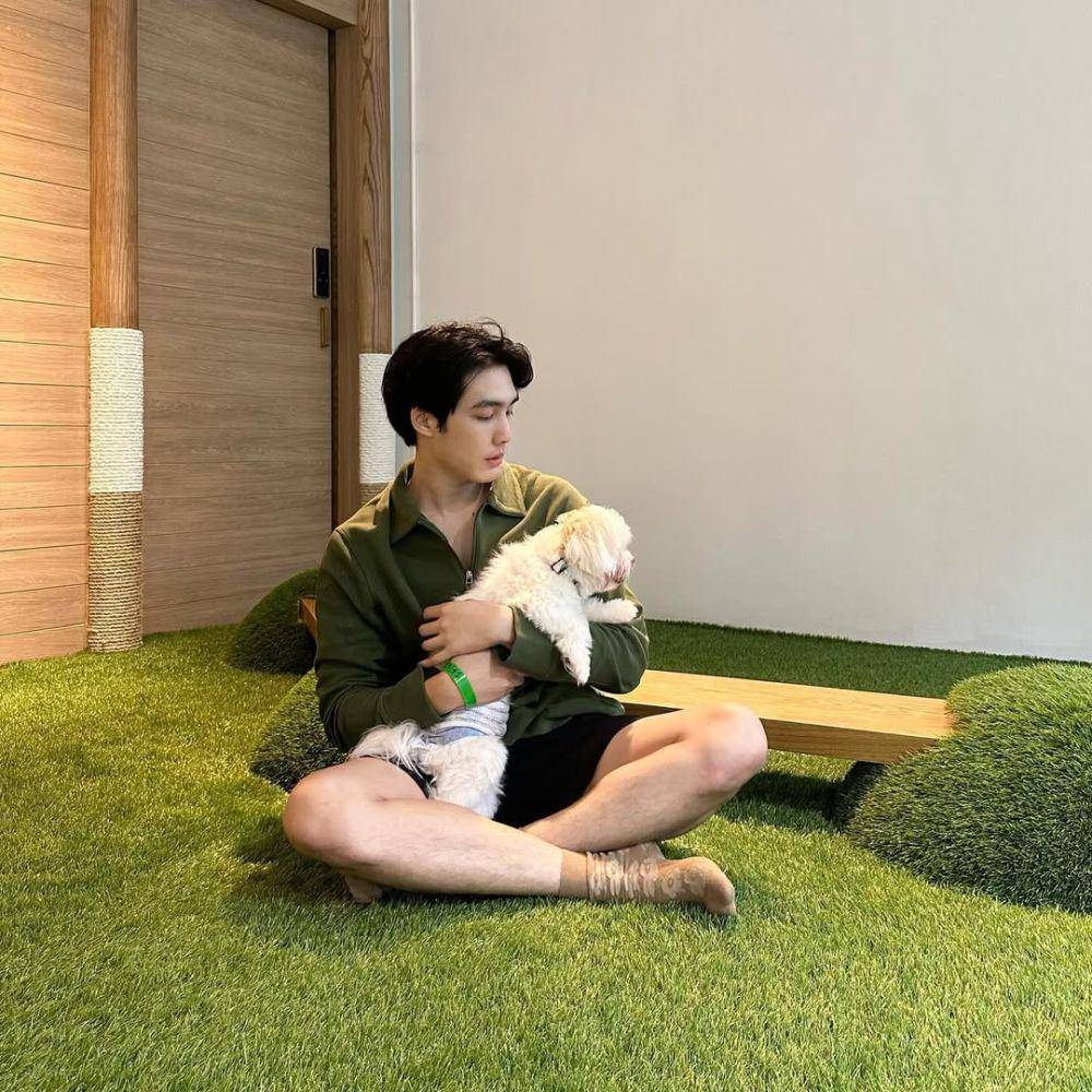 potret clean outfit ala Pepper Phanuroj (instagram.com/pepperphanuroj)