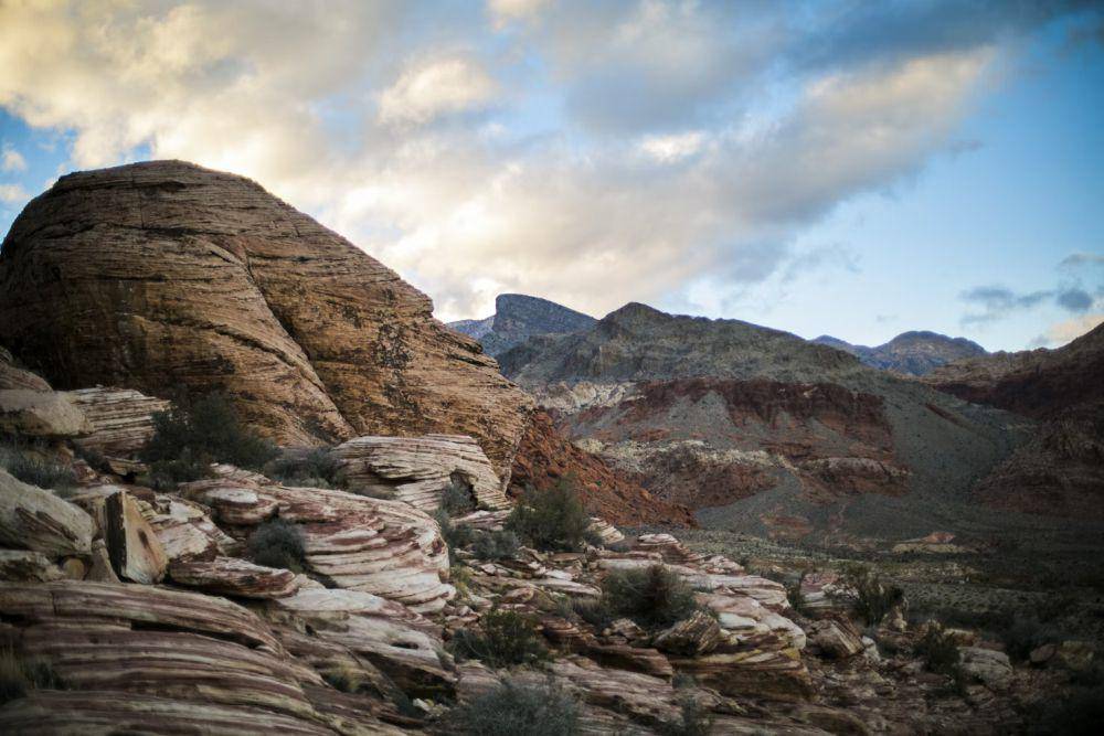 ilustrasi Red Rock Canyon (unsplash.com/Kitera Dent)
