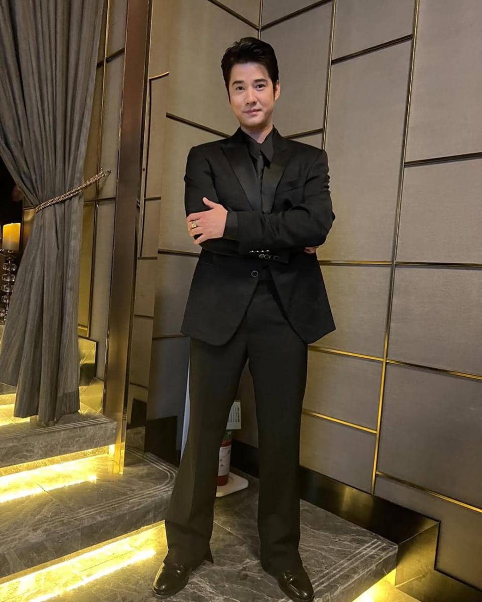 potret ide padu padan setelan jas ala Mario Maurer (instagram.com/mario_mm38)