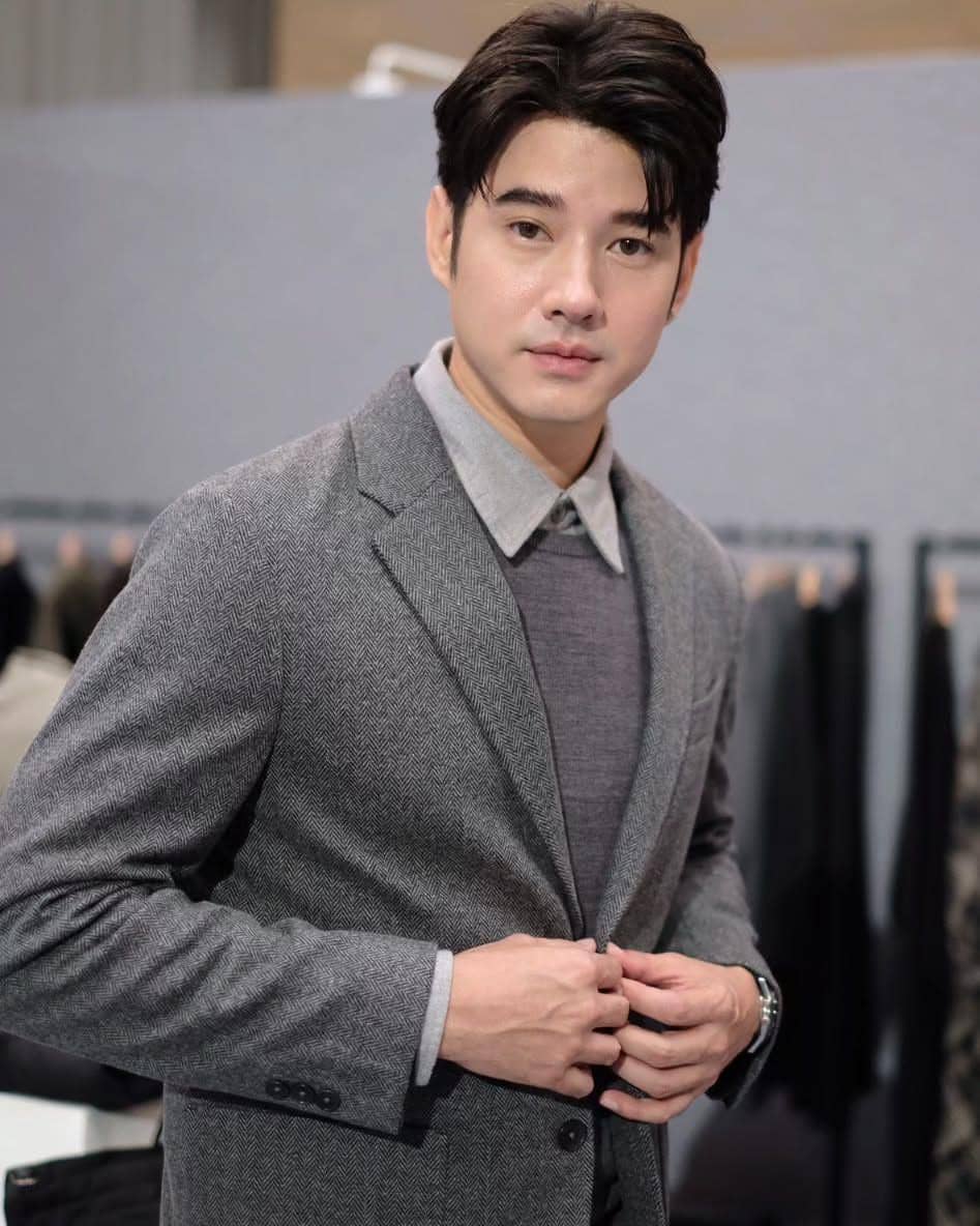 potret ide padu padan setelan jas ala Mario Maurer (instagram.com/mario_mm38)