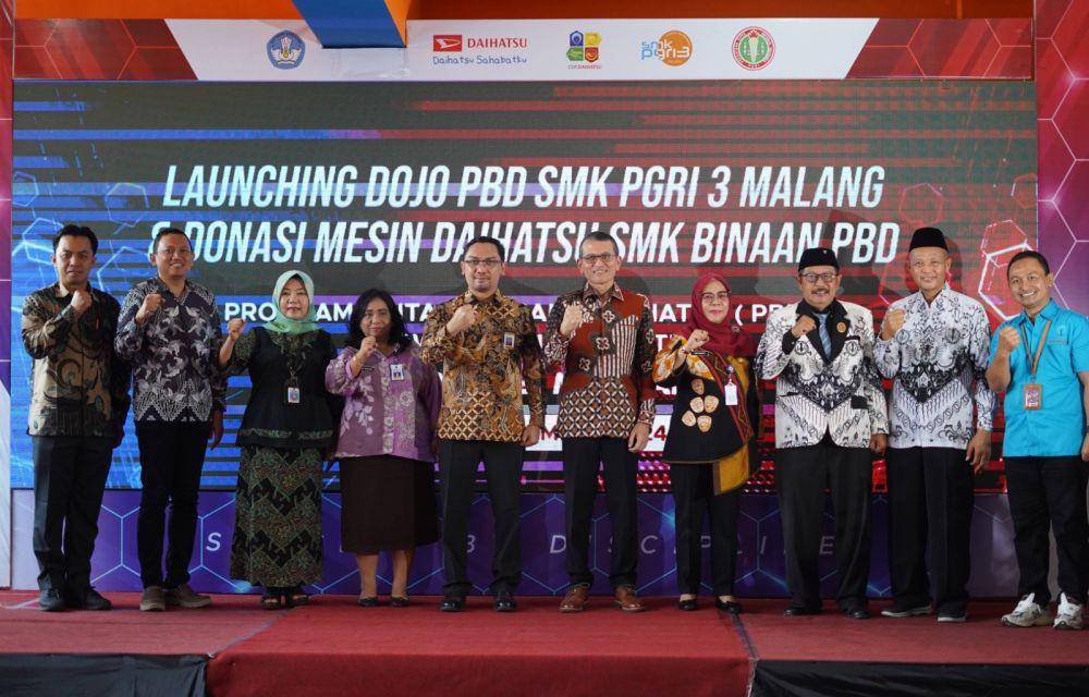 Untuk meningkatkan kemampuan para siswa dan mahasiswa (Daihatsu)