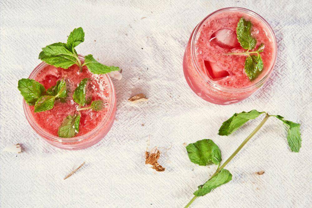 Ilustrasi strawberry mojito (unsplash.com/nehadeshmukh)
