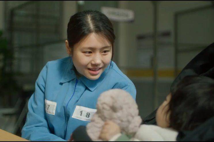 cuplikan drama Korea Parole Examiner Lee (www.youtube.com/@tvNDRAMA_official)