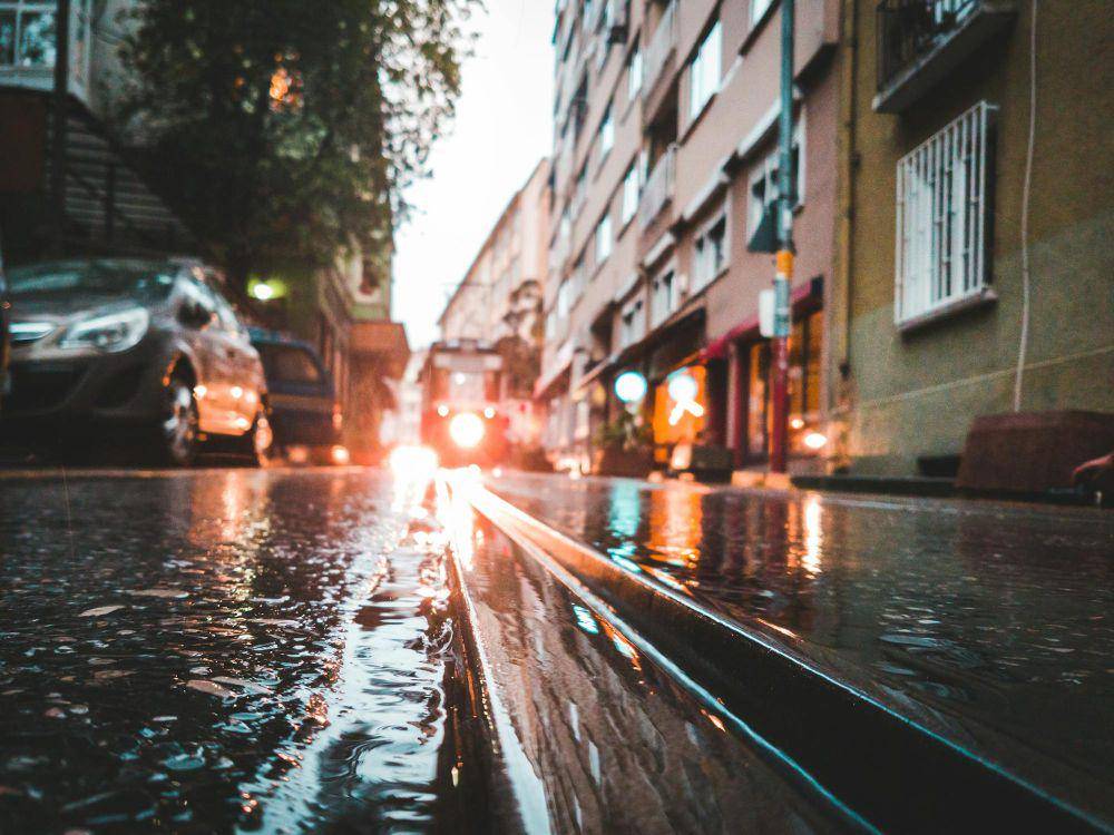 ilustrasi kondisi saat banjir (pexels.com/Burak The Weekender)