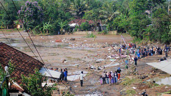 Bey: Akses Jalan Terdampak Bencana Alam Sukabumi Sudah Bisa Dilalui