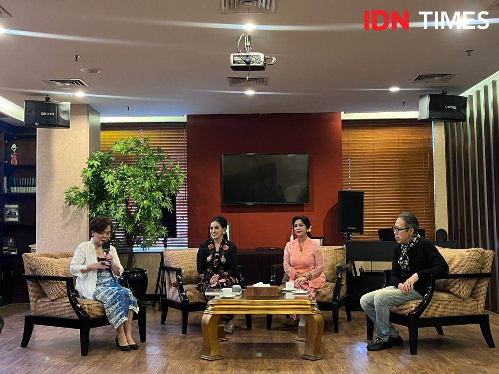 Diskusi buku Kebaya, Keanggunan yang Diwariskan di Wisma Penta, Jakarta Pusat pada Senin (9/12/2024). (IDN Times/Nisa Zarawaki)