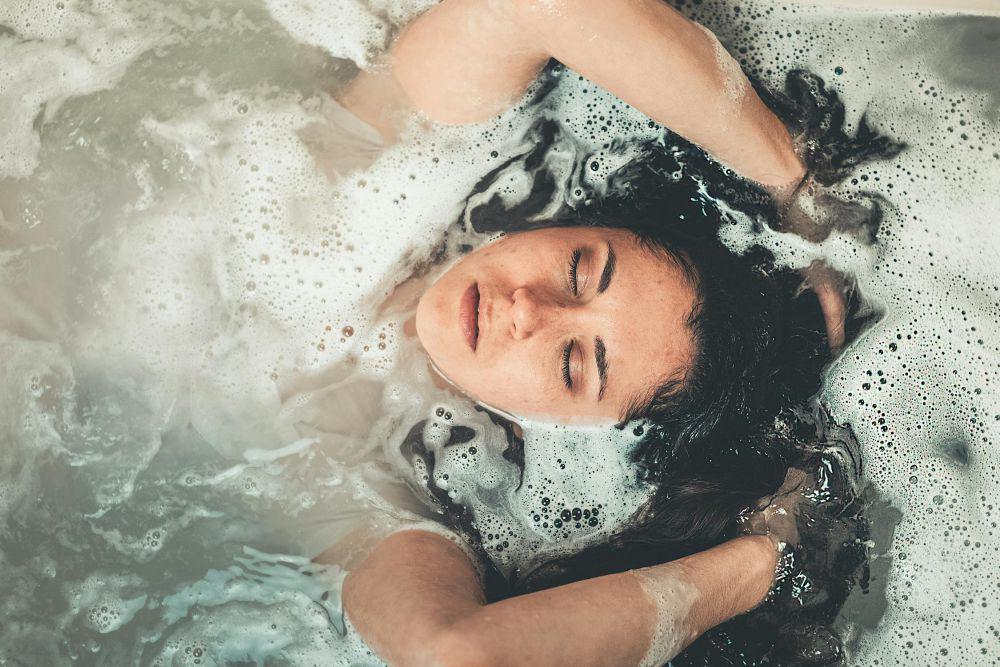 5 Tips Mandi yang Tepat agar Tubuh Bersih dan Sehat, Jangan Salah!