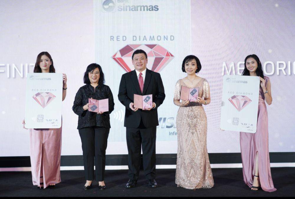 PT Bank Sinarmas Tbk (BSIM) meluncurkan kartu kredit  Red Diamond bersama Visa. (Dok/Istimewa).