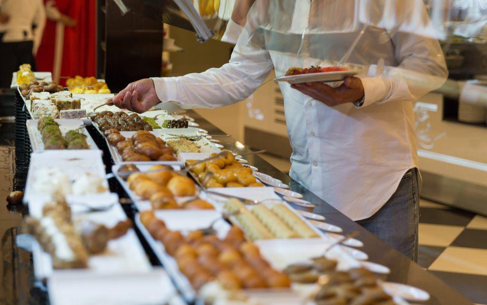 7 Promo All You Can Eat Natal dan Tahun Baru Hotel di Surabaya