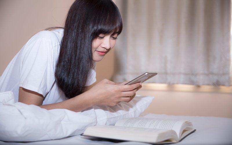 Apakah Bisa Baca Novel Gratis Tanpa Aplikasi di HP?