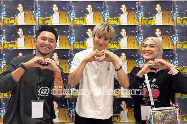 7 Potret Omesh dan Dian Ayu Ketemu Chanyeol EXO, Nangis Kegirangan