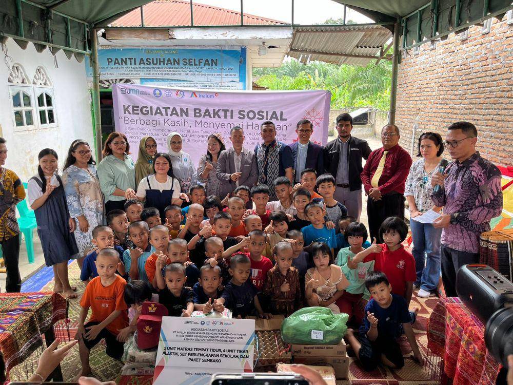 PT Inalum beri bantuan untuk anak-anak panti asuhan untuk menyambut natal dan tahun baru (dok.istimewa)