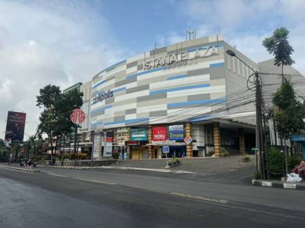 Istana Plaza Bandung (https://id.wikipedia.org)