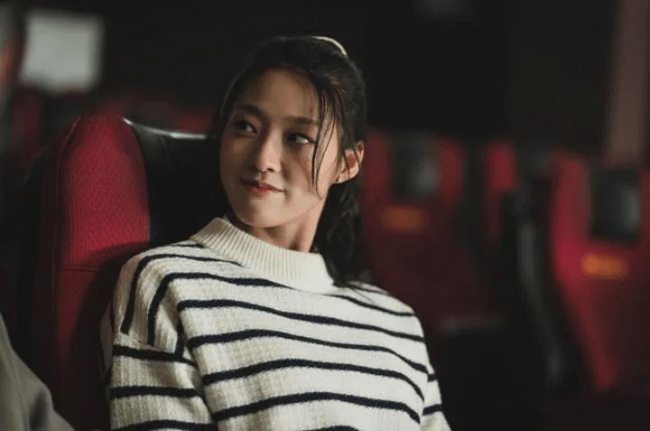 7 Bentuk Cinta Lee Ji Young pada Kim Hyun Min di Light Shop, Tulus!