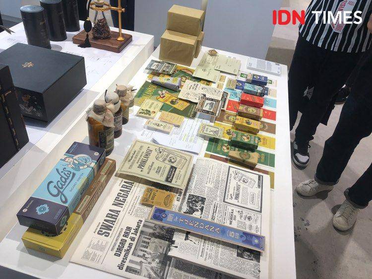 Salah satu karya desainer grafis di GRAFIS'24 yang mengerjakan proyek Gadis Kretek. 11 Desember 2024. (IDN Times/Hani Safanja)