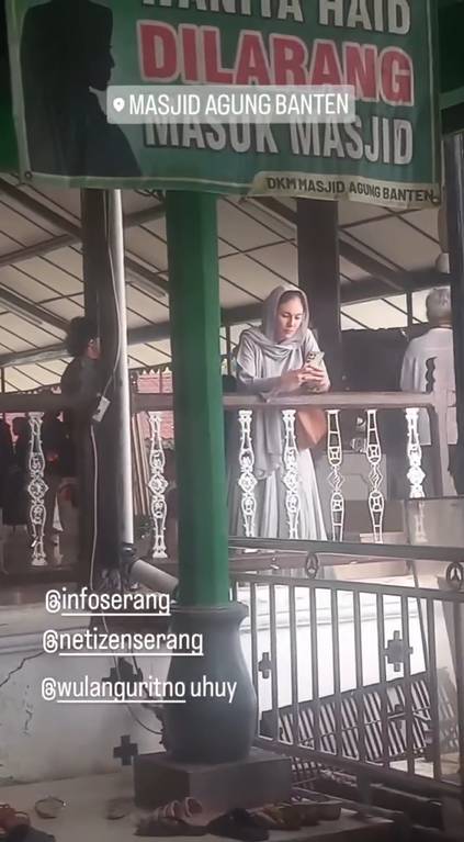 Wujlan Guritno di Masjid Agung Banten (instagram.com/wulanguritno)