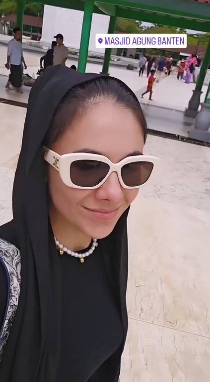 Wujlan Guritno di Masjid Agung Banten (instagram.com/wulanguritno)